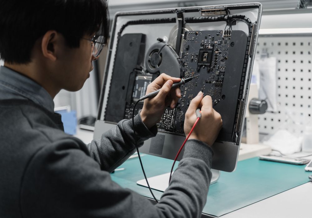 Laptop repair service